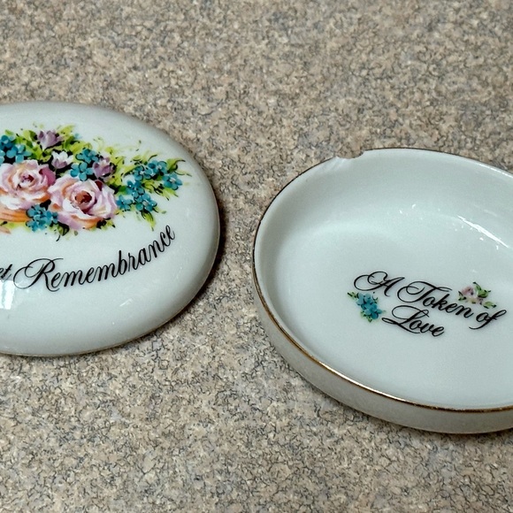 Vintage Avon 1982 Porcelain Trinket Box Oval Valentines Day - Sweet Deal! - Picture 11 of 12